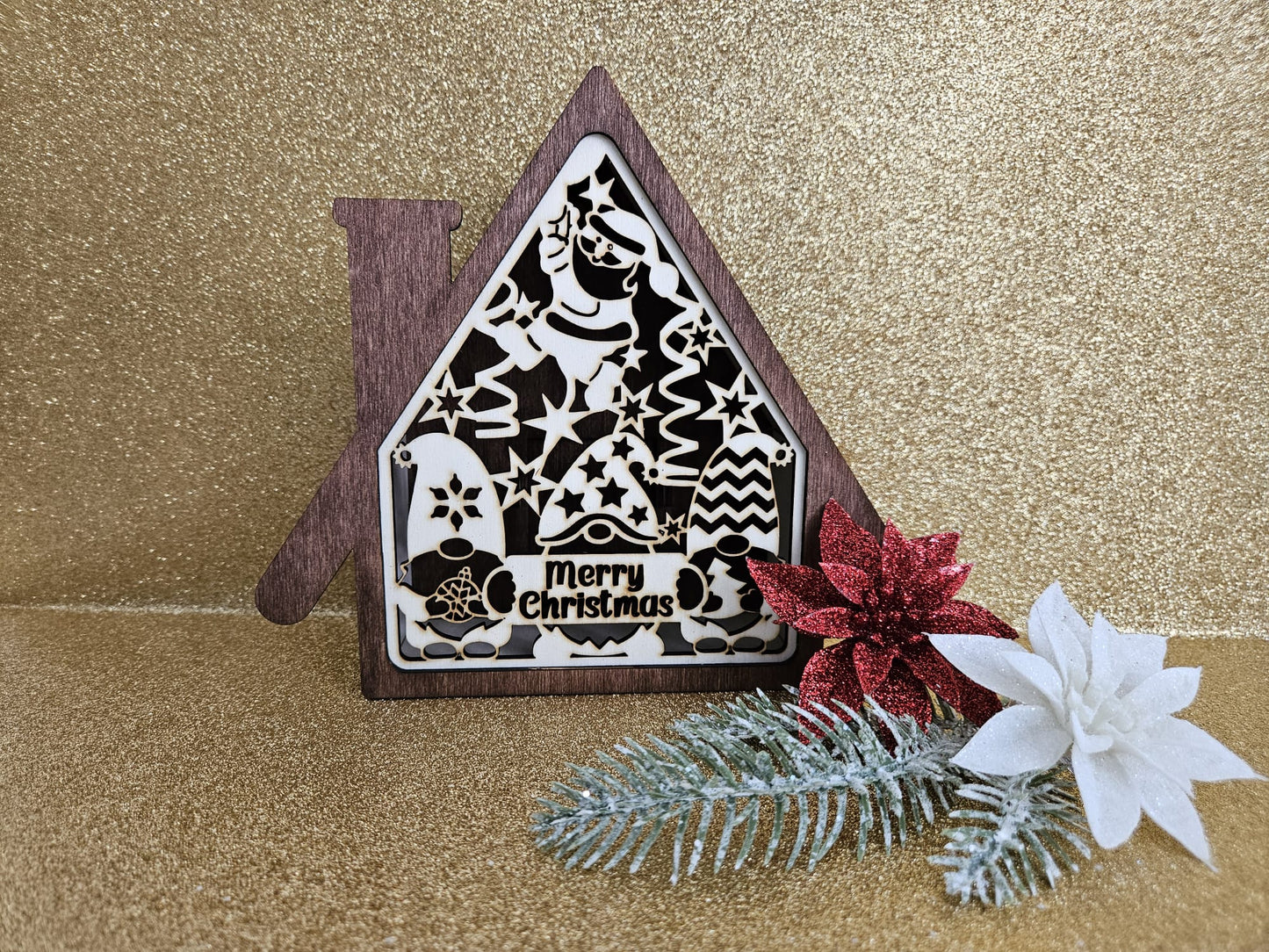 Weihnachtliches Wichtelhaus aus gelasertem Sperrholz