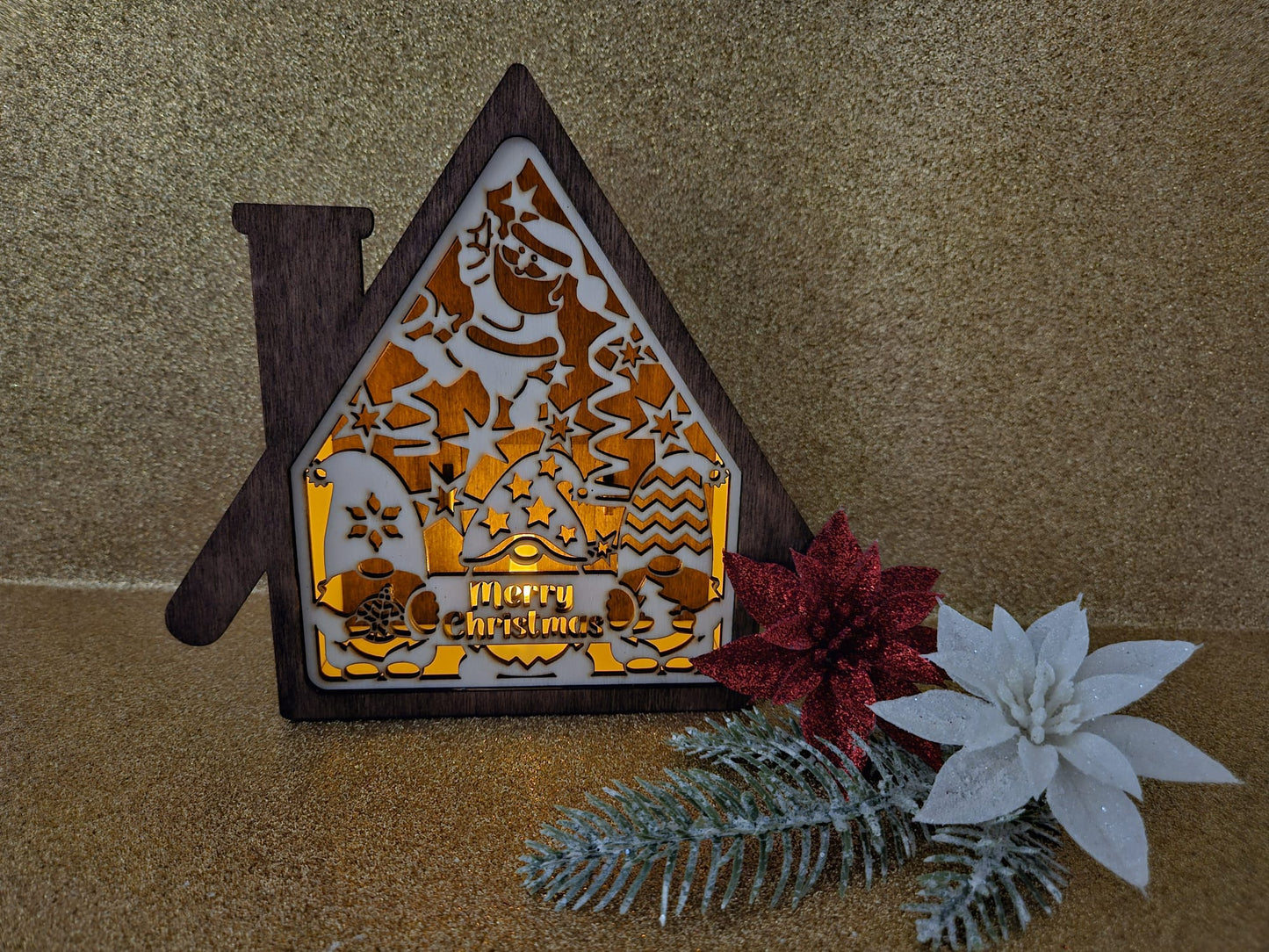 Weihnachtliches Wichtelhaus aus gelasertem Sperrholz