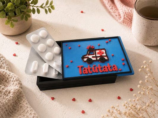 3D-gedruckte Notfall-Box „Tatütata“ – Lustige Pillendose & Pflasterbox für Männer