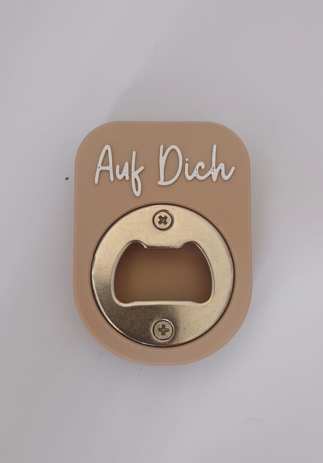 Bier versteht Schriftzug – 3D-Flaschenhalter mit Öffner-Fach